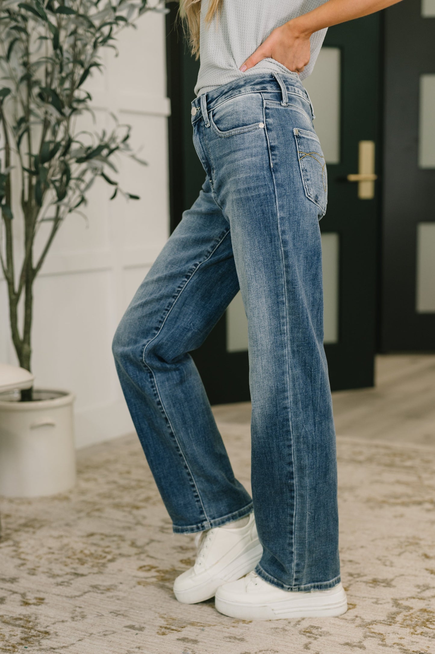 Holly Mid Rise Judy Blue Jeans