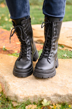 Fresh Feels Combat Boots In Black